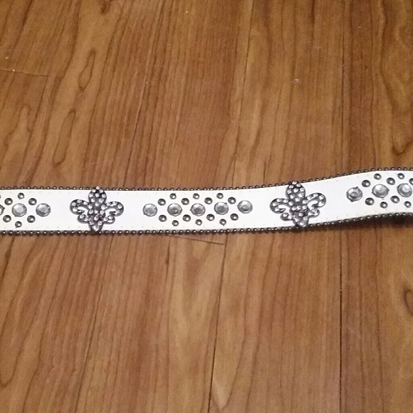 NWT AJ ACCESSORIES WHITE LEATHER RHINESTONE BELT